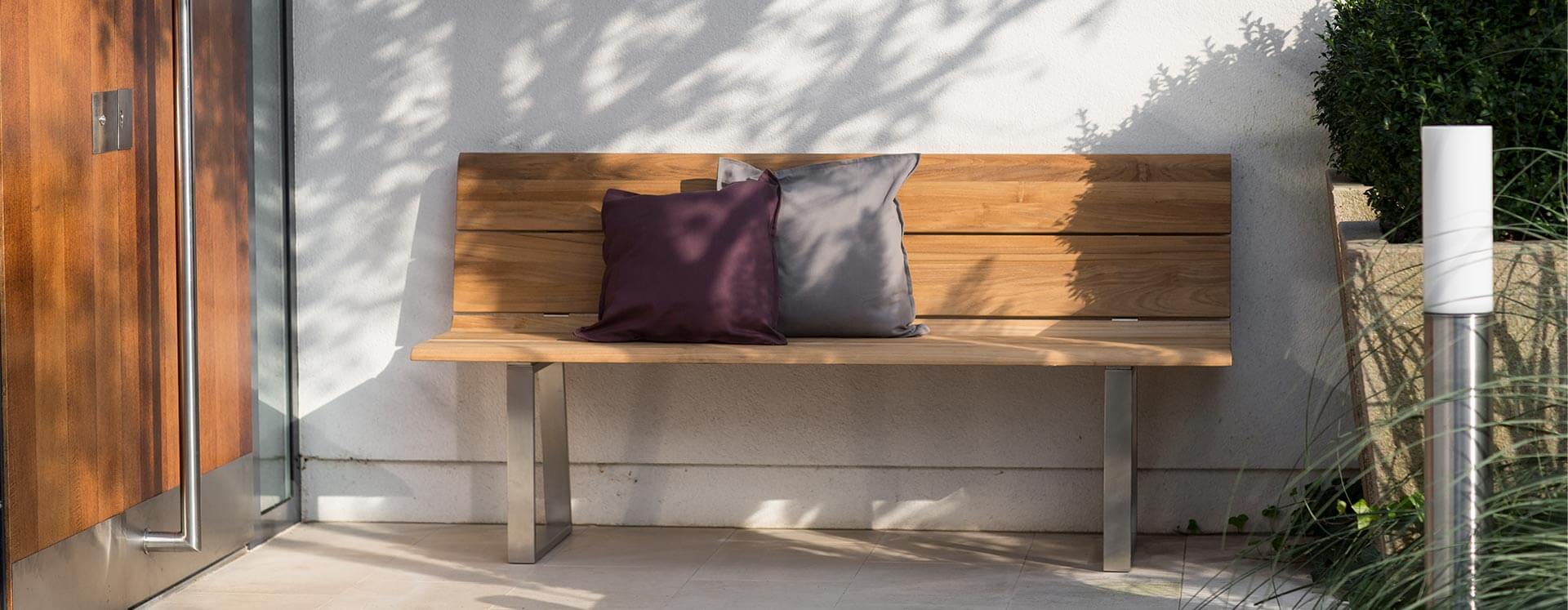 Gartenbänke und Sitzbänke für mehr Komfort draußen | Niehoff Garden